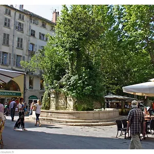 Appartement Agreable Lumineux Refait A Neuf, Toulon